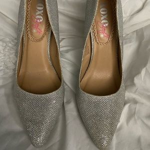 Silver sparkly heels size 7